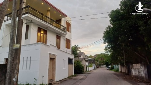 House for Sale in Colombo 6 (Wellawatta,Pamankada,Kirulapona South) - 6 Perch house for sale in Pamankada