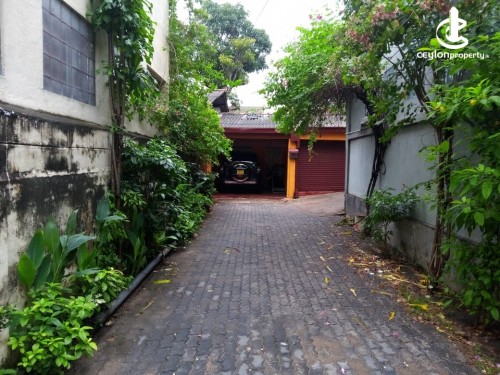 Land for Sale in Colombo 8 (Borella) - 22 Perches Land With House For Sale In Gothami Road Borella