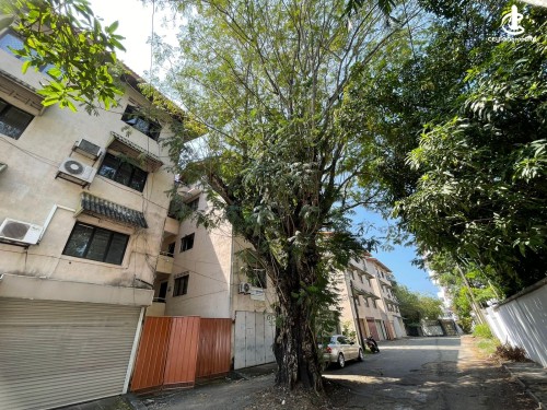 Apartment for Sale in Colombo 8 (Borella) - Furnished apartment for sale in Narahenpita Borella