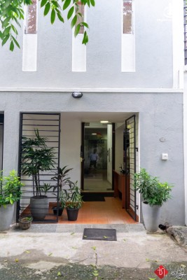 House for Sale in Colombo 4 (Bambalapitiya) - 10 perch House for sale in Colombo 04