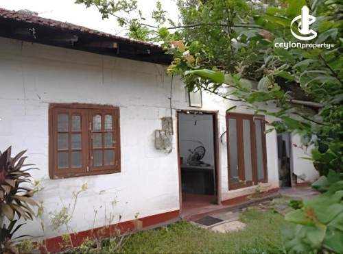 Land for Sale in Wattala - House with Land for Sale – Enderamulla (Uswatta Road)