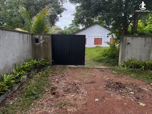 Land for Sale in Bentota - Land for sale in Bentota.