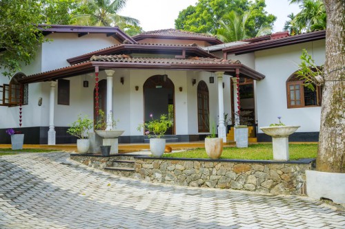 Villa & Bungalow for Holiday in Galle - Villa Kumana